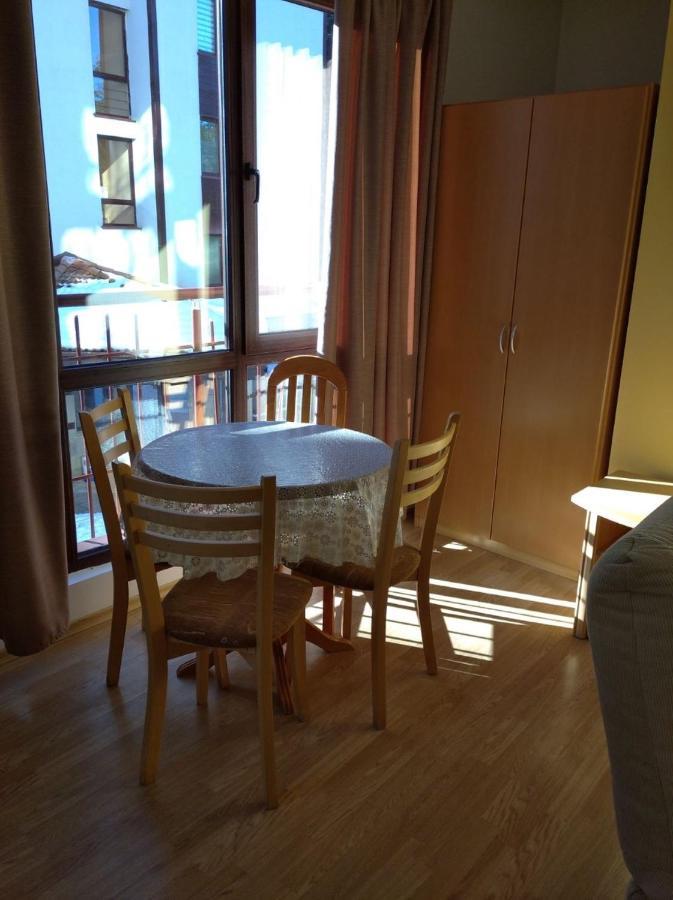 Apart Hotel Flora Residence - Clover Building Flat 09 بوروفتس المظهر الخارجي الصورة