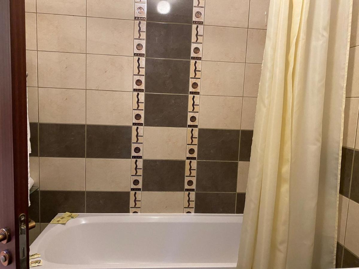 Apart Hotel Flora Residence - Clover Building Flat 09 بوروفتس المظهر الخارجي الصورة