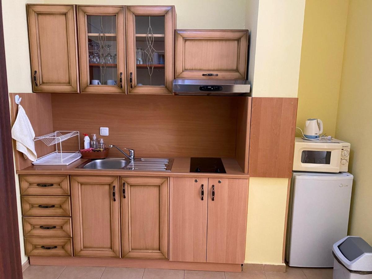 Apart Hotel Flora Residence - Clover Building Flat 09 بوروفتس المظهر الخارجي الصورة